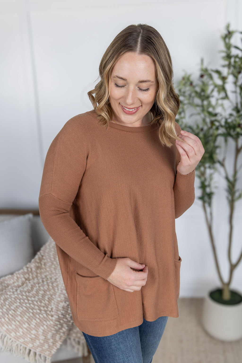 Naomi Pocket Sweater - Latte